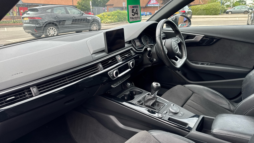 Audi A4 2.0 Tdi Black Edition Tech Pack White #10