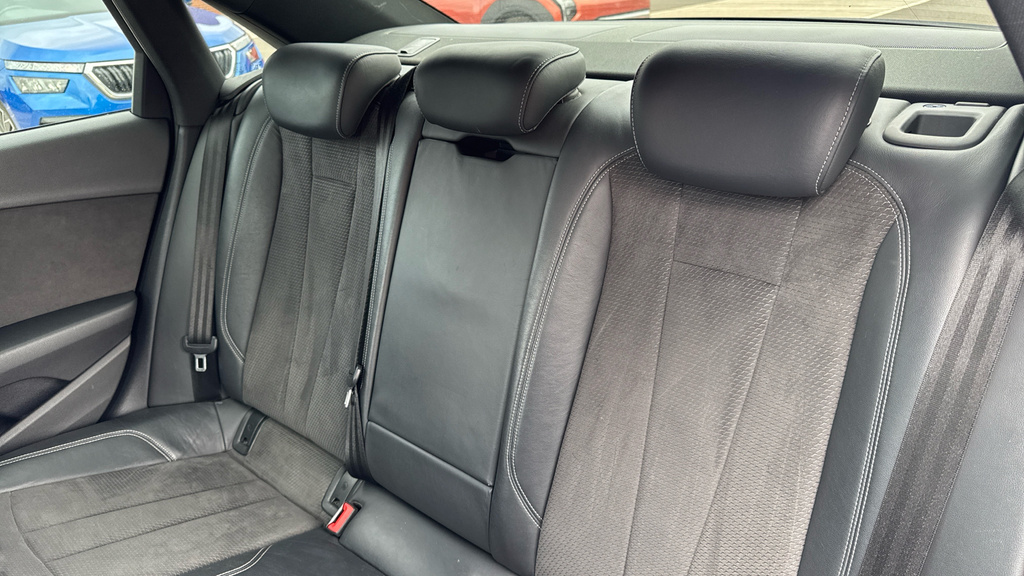 Audi A4 2.0 Tdi Black Edition Tech Pack White #14