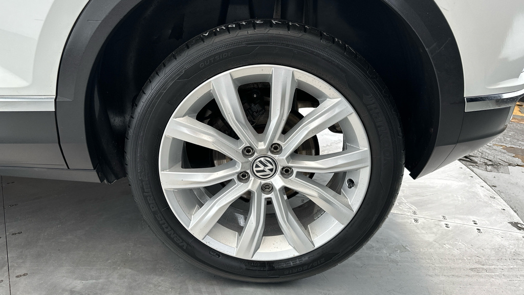 Volkswagen T-Roc Hatchback Silver #22