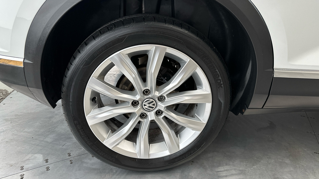 Volkswagen T-Roc Hatchback Silver #23