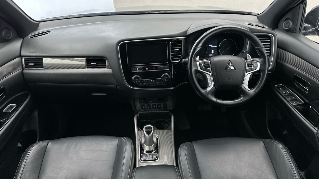 Mitsubishi Outlander 4H White #15