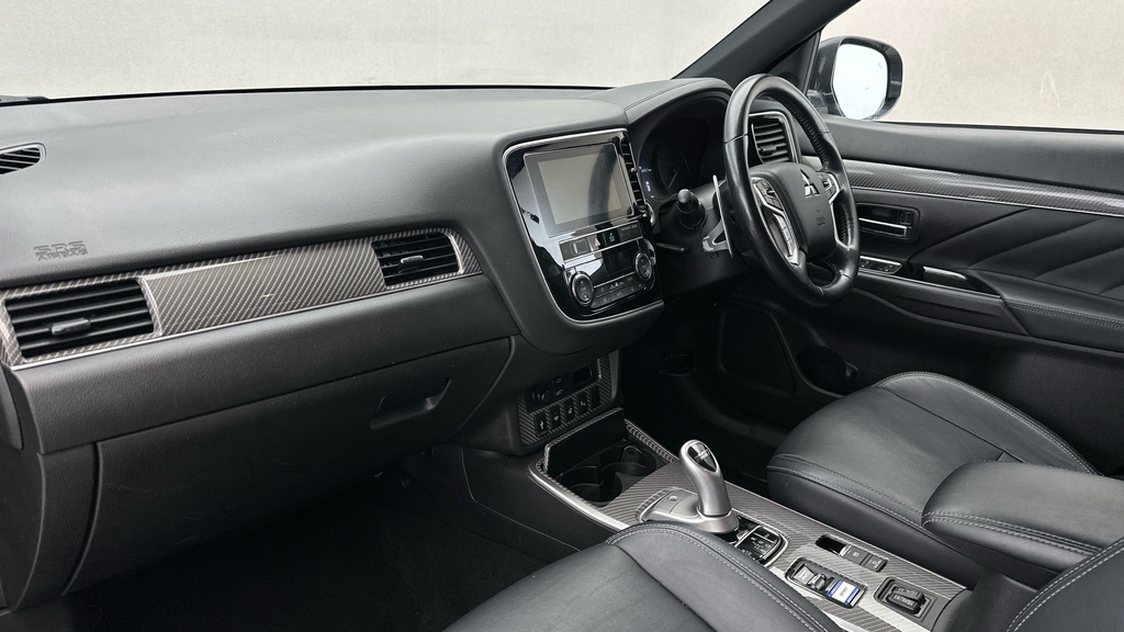 Mitsubishi Outlander 4H White #14