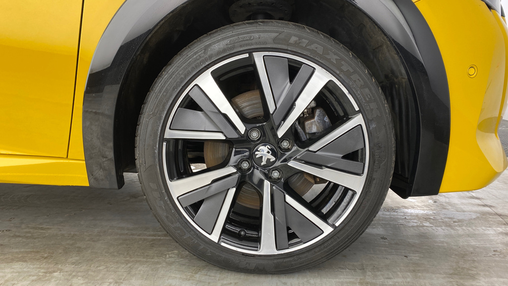 Peugeot e-208 Hatchback Black #33