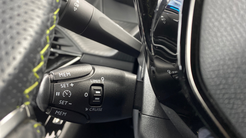 Peugeot e-208 Hatchback Black #19