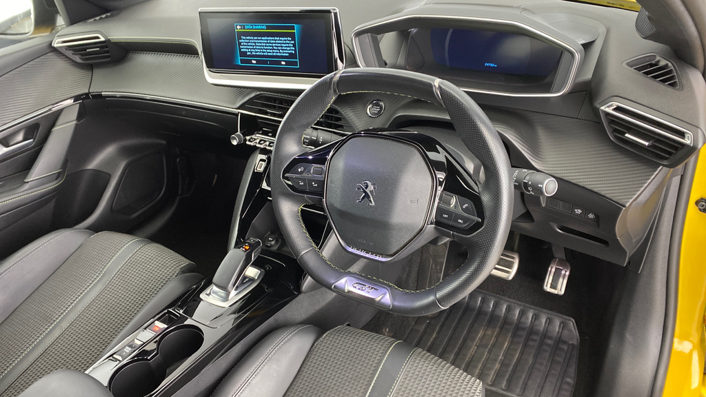 Peugeot e-208 Hatchback Black #9