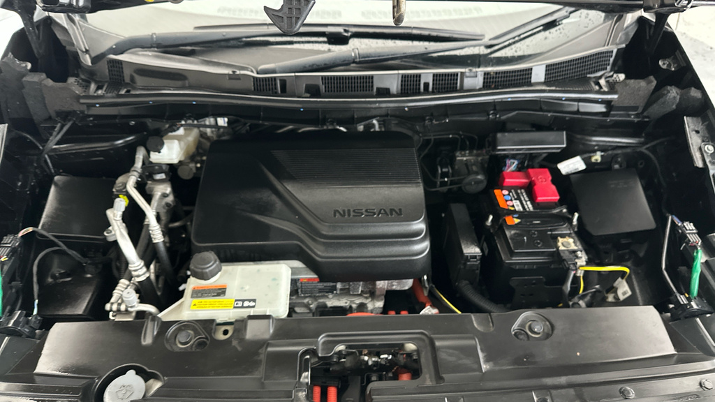Nissan Leaf Leaf Tekna Red #22