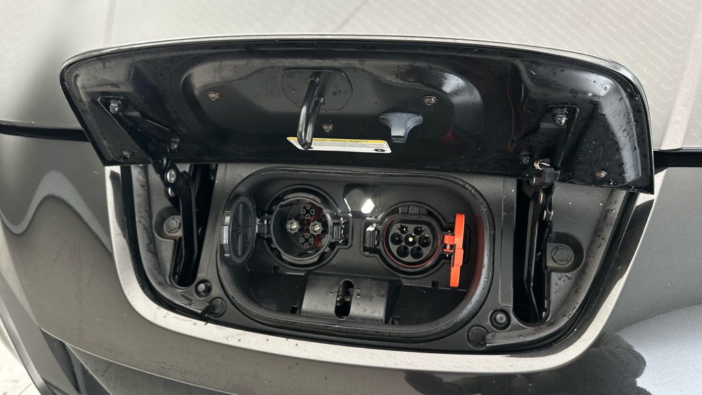 Nissan Leaf Leaf Tekna Red #27