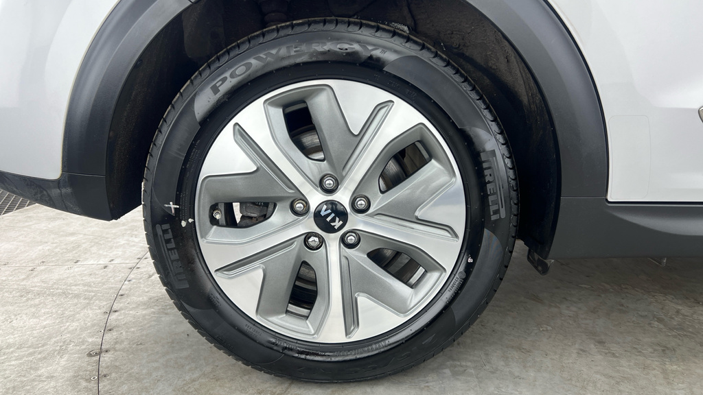 Kia e-Niro 3 Silver #32