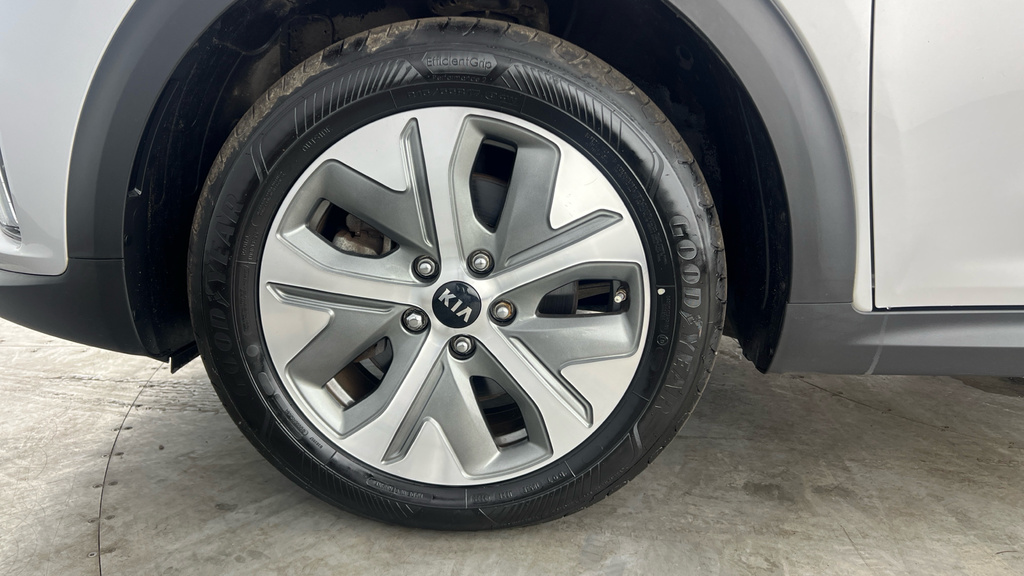Kia e-Niro 3 Silver #30