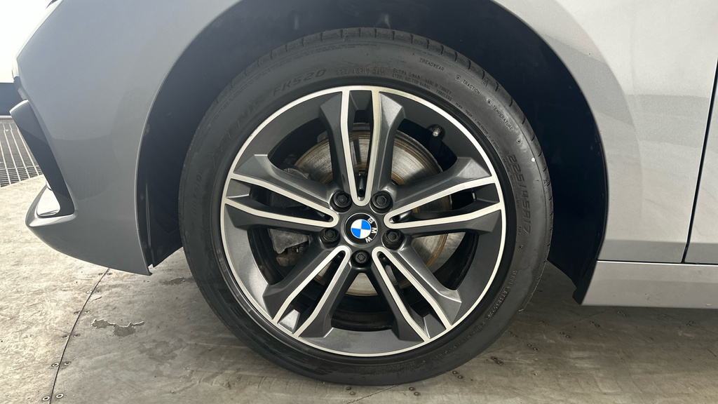 BMW 1 Series Sport White #24