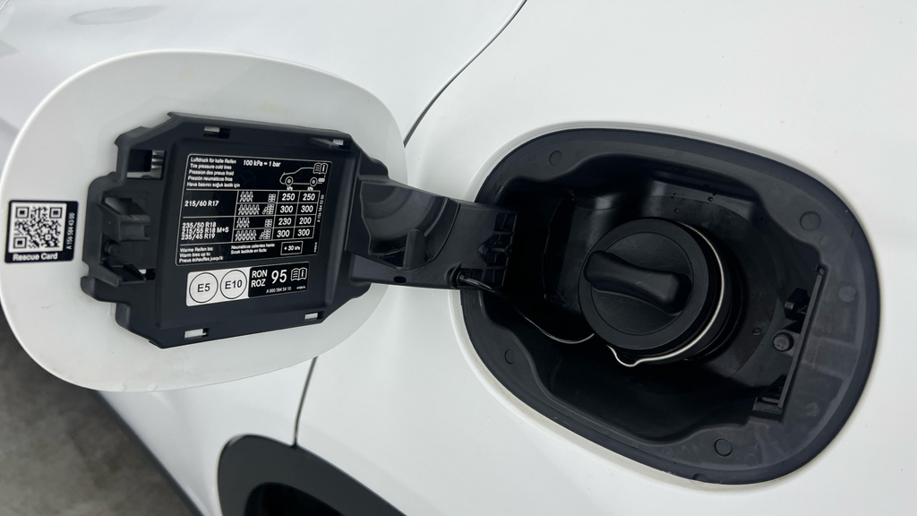 Mercedes-Benz GLA Class Gla 180 Amg Line Edition Black #28