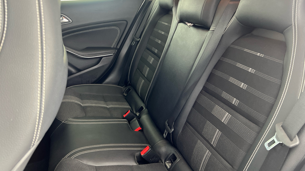 Mercedes-Benz GLA Class Gla 180 Amg Line Edition Black #21