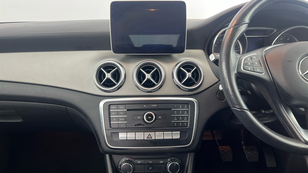 Mercedes-Benz GLA Class Gla 180 Amg Line Edition Black #19