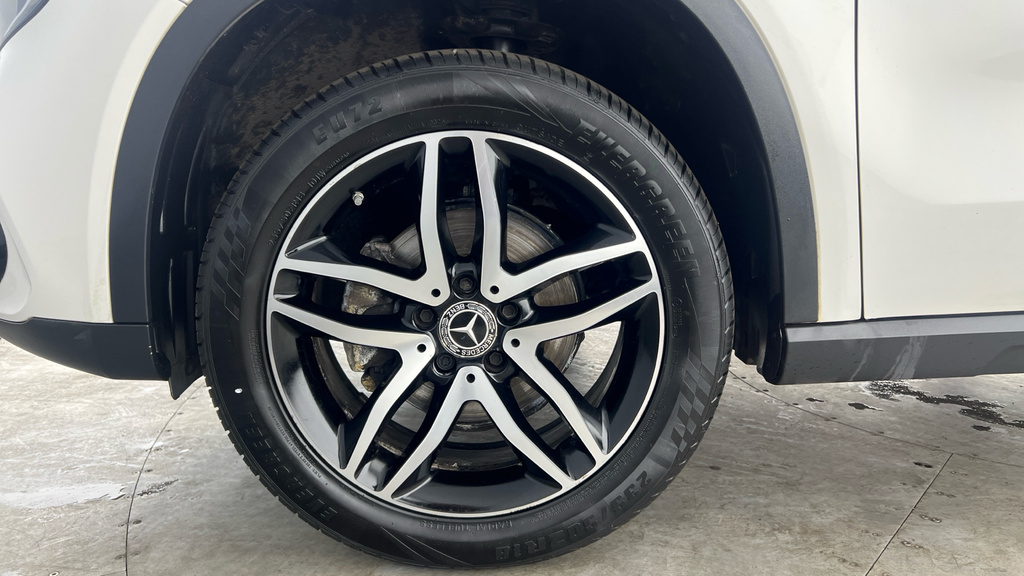 Mercedes-Benz GLA Class Gla 180 Amg Line Edition Black #24