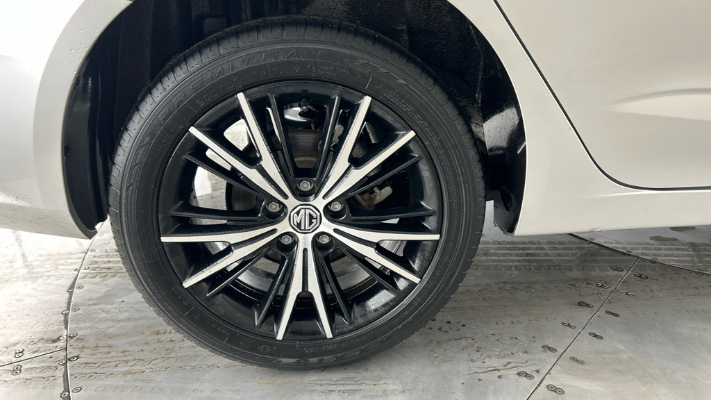 MG MG5 Ev Black #28