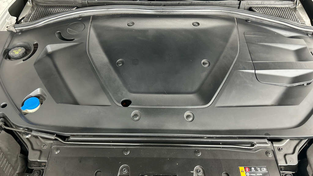 MG MG5 Ev Black #25