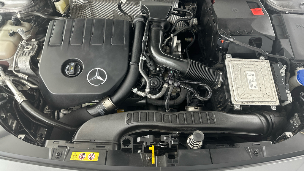 Mercedes-Benz A Class A250e Amg Line Premium Plus Night Edition White #25