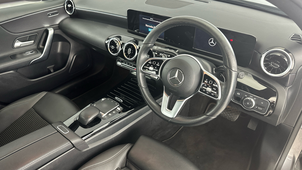 Mercedes-Benz A Class A250e Amg Line Premium Plus Night Edition White #9
