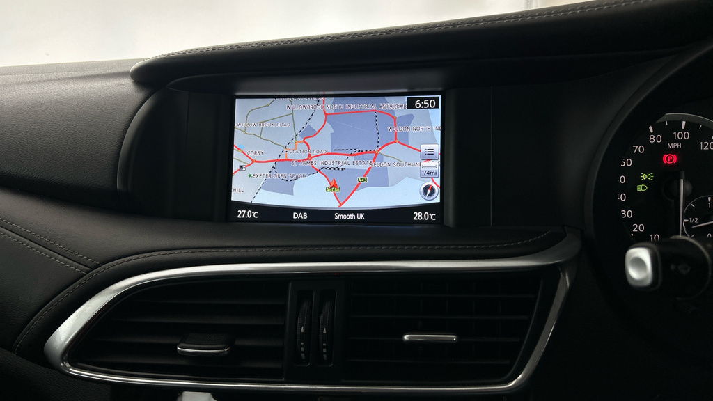 Infiniti QX30 Luxe Tech D Grey #16