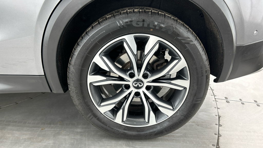 Infiniti QX30 Luxe Tech D Grey #25