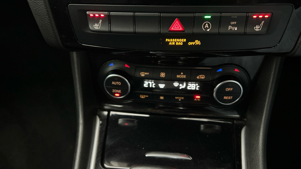 Infiniti QX30 Luxe Tech D Grey #17