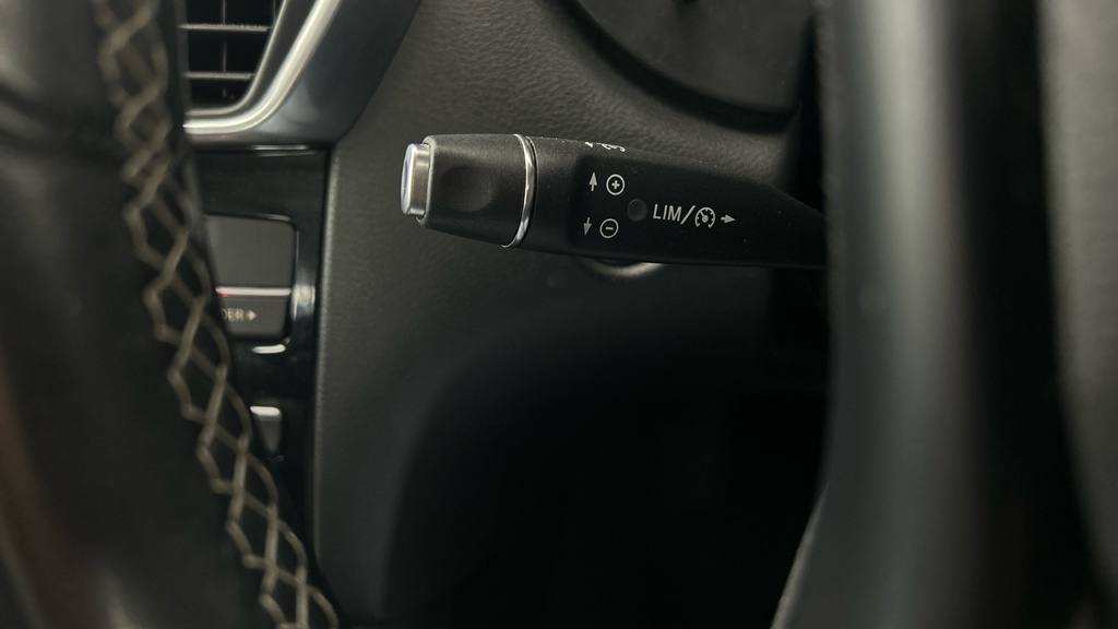 Infiniti QX30 Luxe Tech D Grey #18