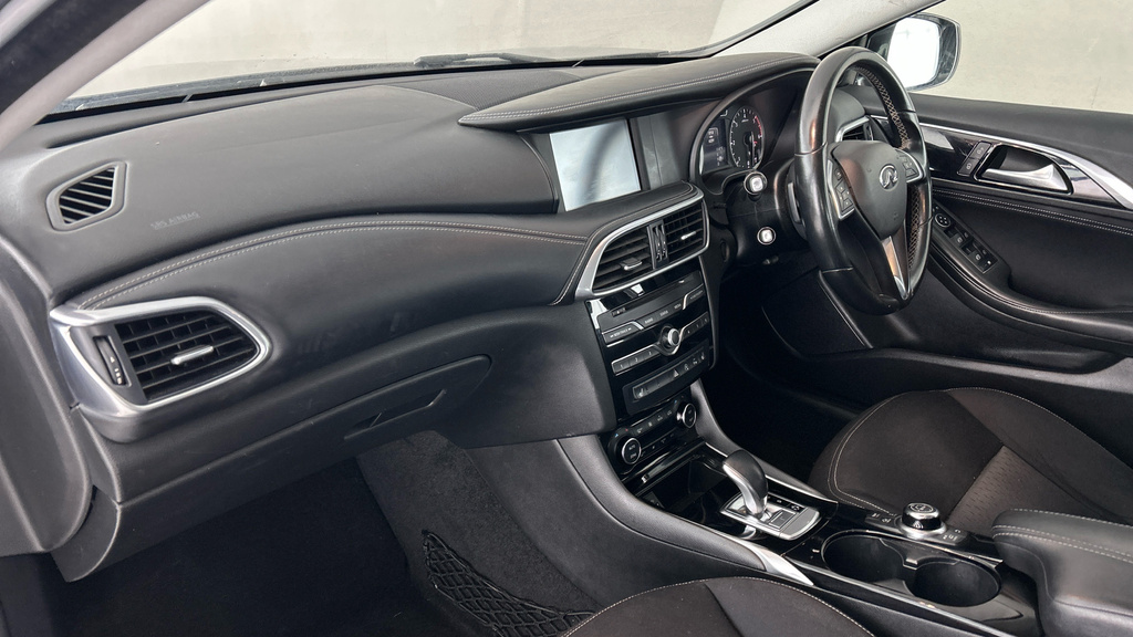 Infiniti QX30 Luxe Tech D Grey #13