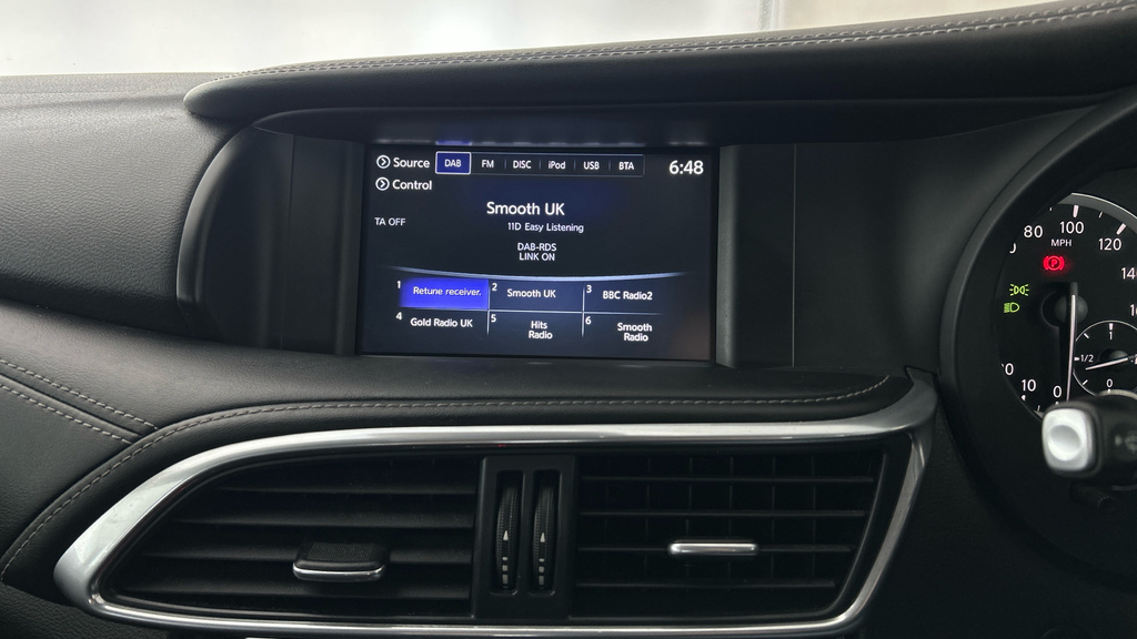 Infiniti QX30 Luxe Tech D Grey #19
