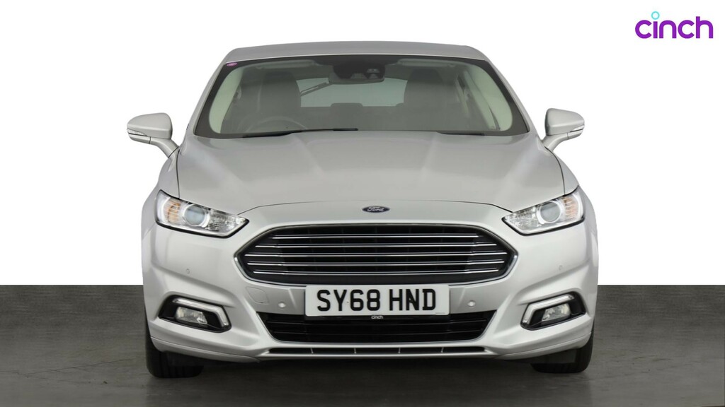 Ford Mondeo Hatchback Black #8