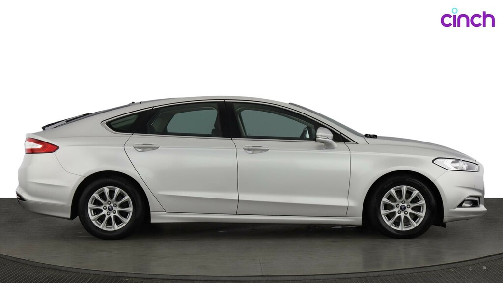Ford Mondeo Hatchback Black #2