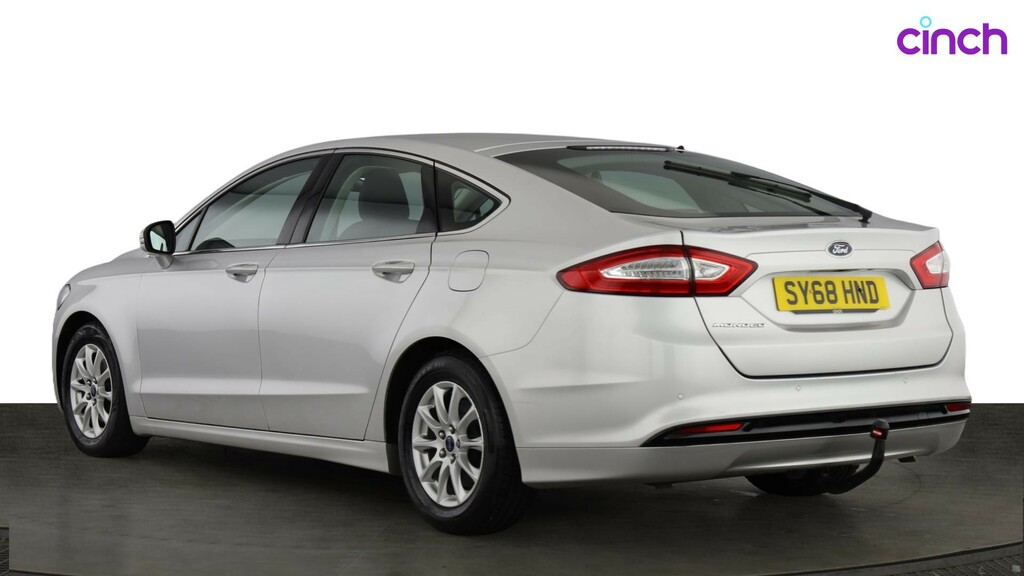 Ford Mondeo Hatchback Black #5