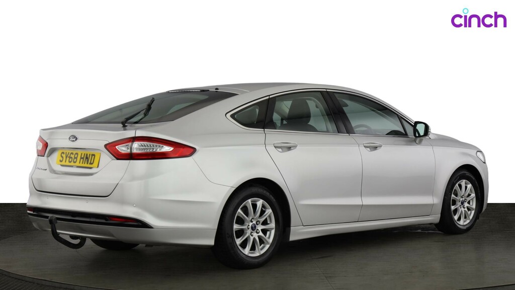 Ford Mondeo Hatchback Black #3