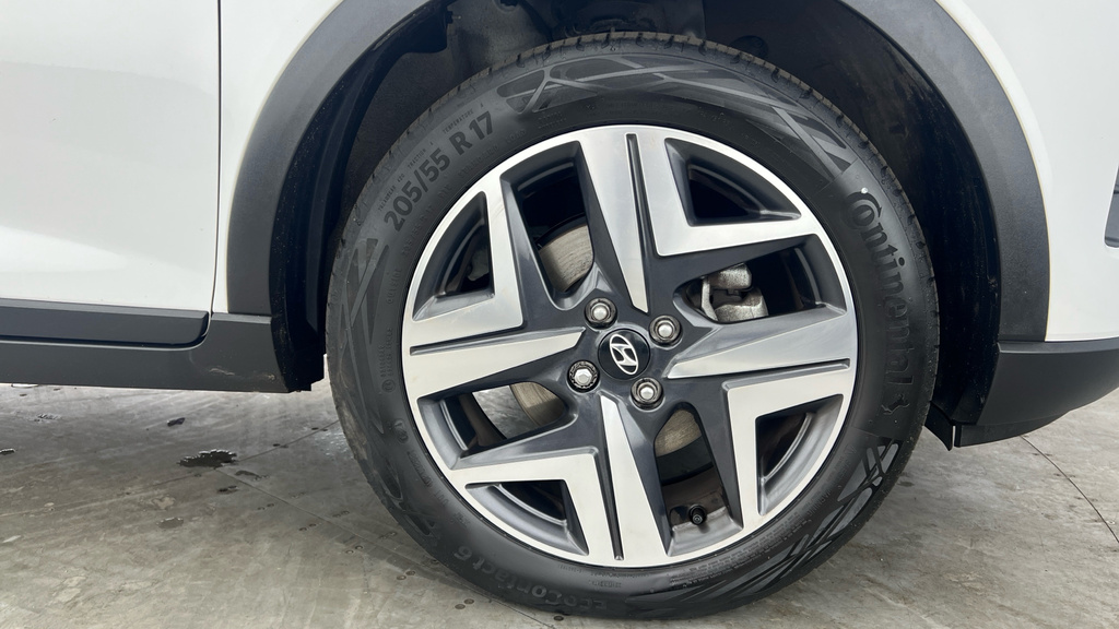 Hyundai Bayon Hatchback Blue #31