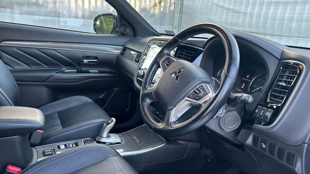 Mitsubishi Outlander Exceed #9