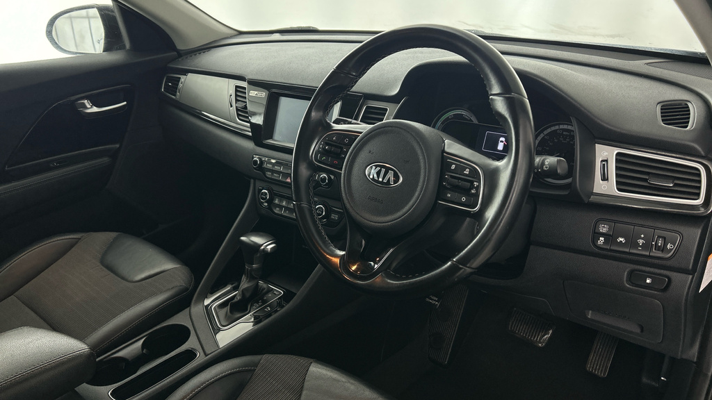 Kia Niro Niro 2 S-a White #11