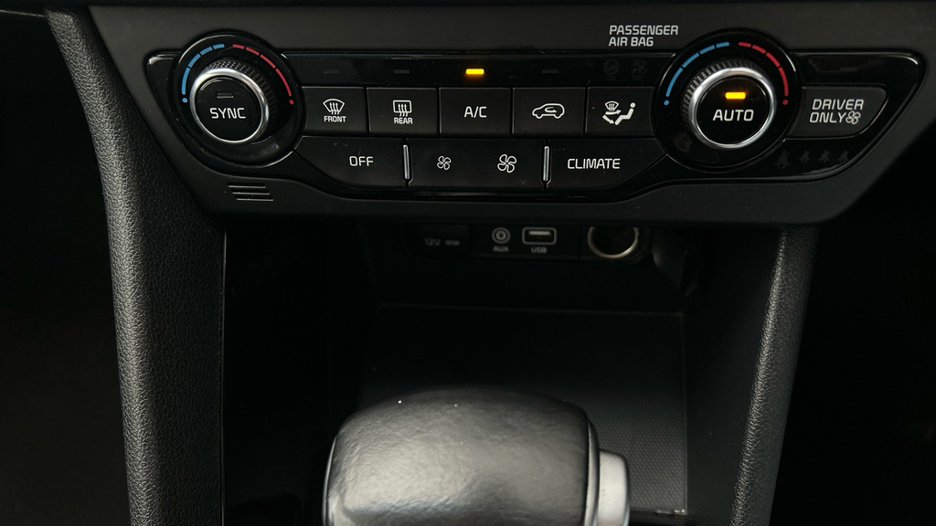 Kia Niro Niro 2 S-a White #17