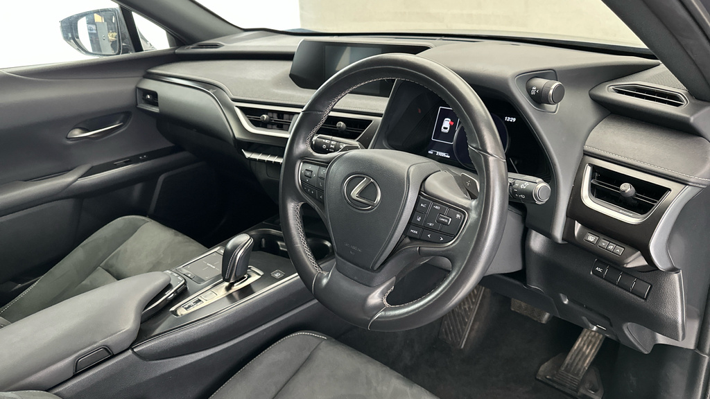 Lexus UX 250H Black #14