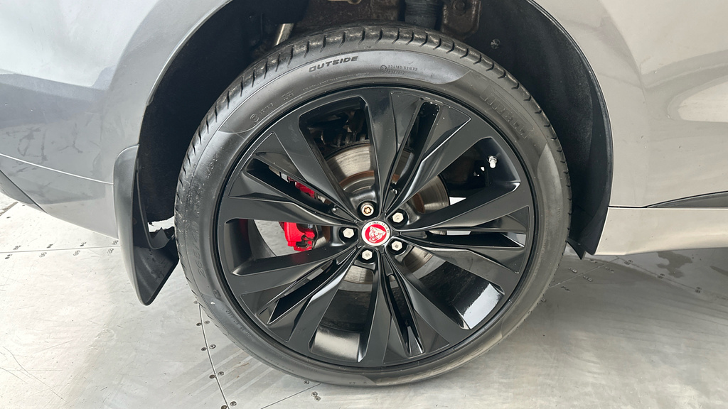 Jaguar F-Pace 2.0 D180 Portfolio 2017 Red #27