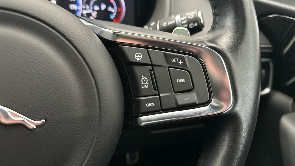 Jaguar F-Pace 2.0 D180 Portfolio 2017 Red #20