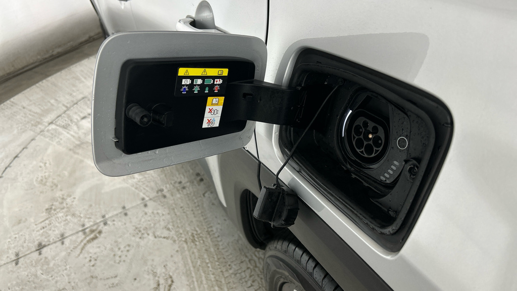 Jeep Renegade Night Eagle White #6