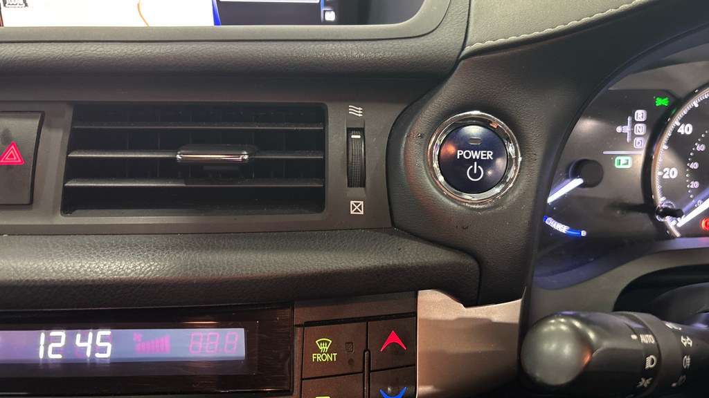 Lexus CT 200H 1.8 Premier #44