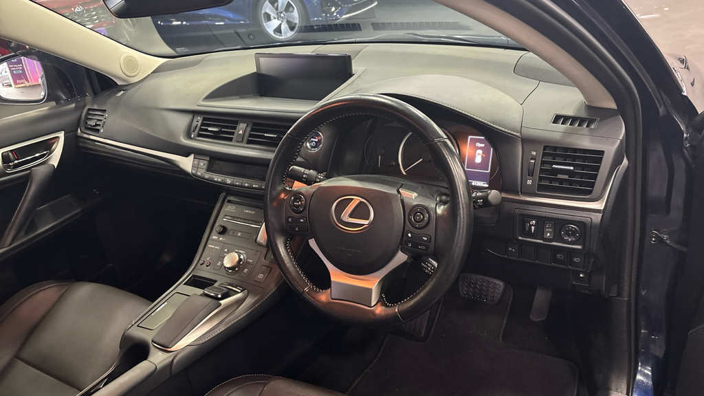 Lexus CT 200H 1.8 Premier #9