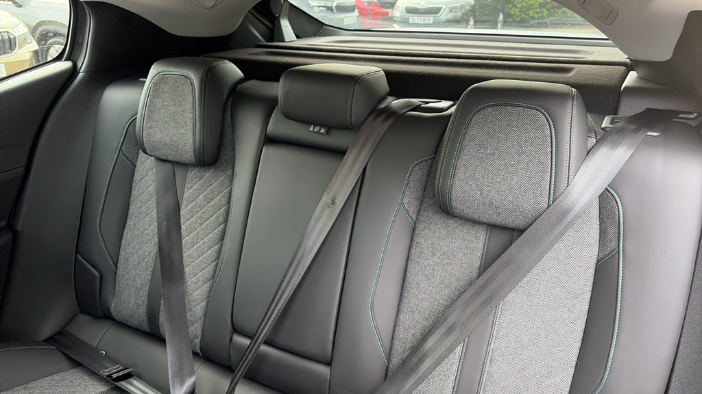 Peugeot 408 Hatchback White #21