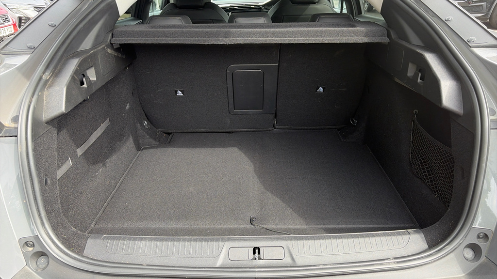 Peugeot 408 Hatchback White #22