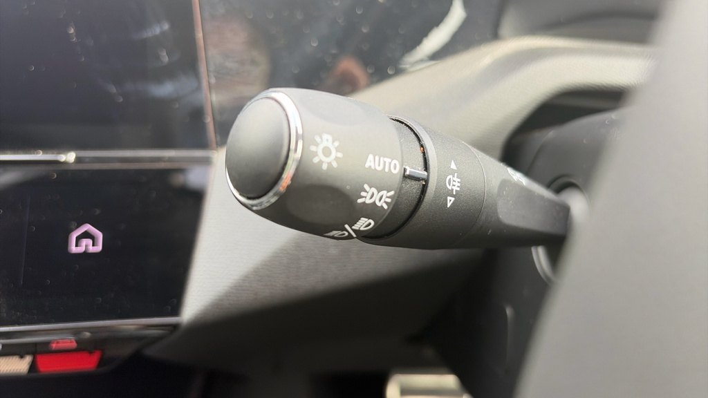 Peugeot 408 Hatchback White #16