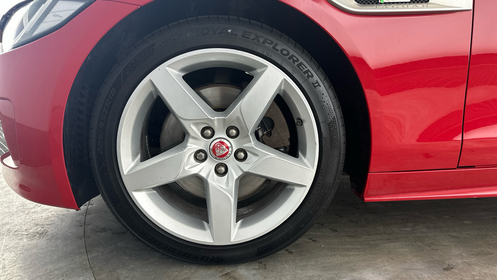 Jaguar XE 2.0 R-dynamic S  #30