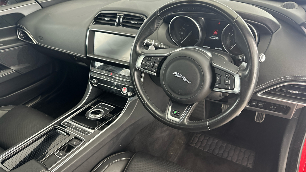 Jaguar XE 2.0 R-dynamic S  #9