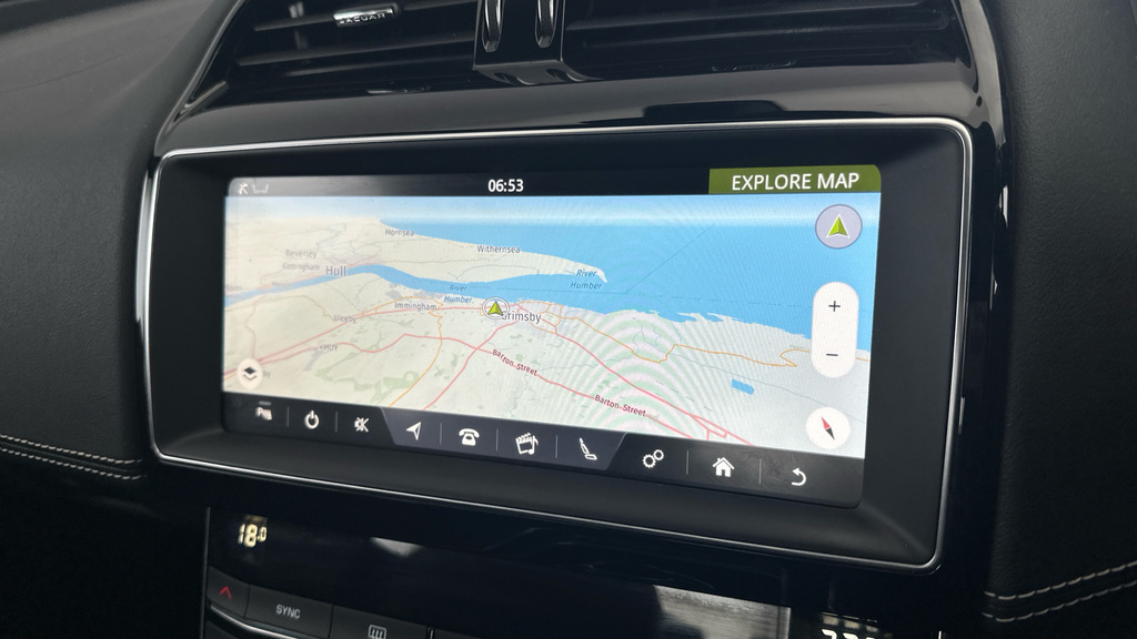 Jaguar XE 2.0 R-dynamic S  #24
