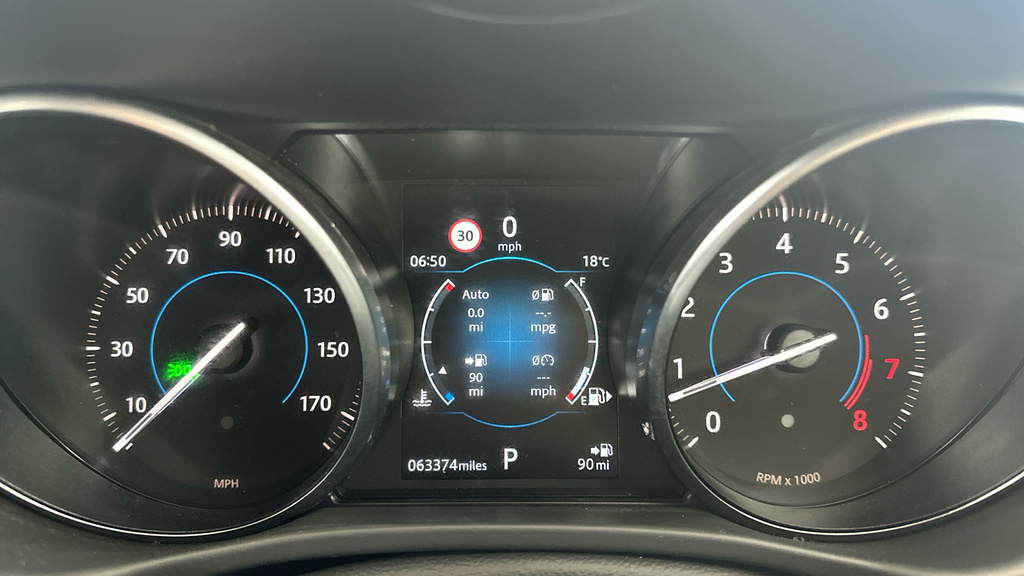 Jaguar XE 2.0 R-dynamic S  #26
