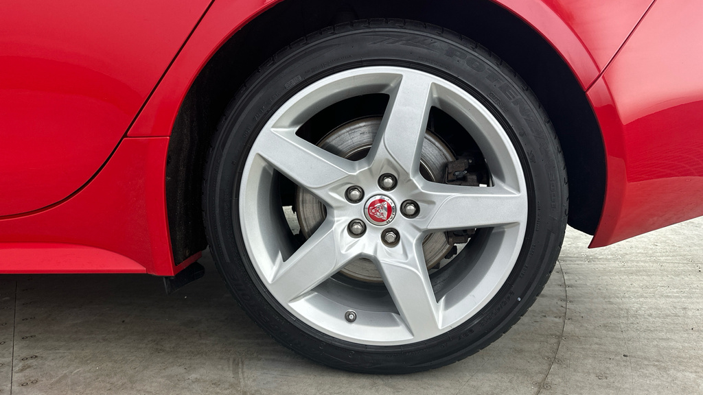 Jaguar XE 2.0 R-dynamic S  #31